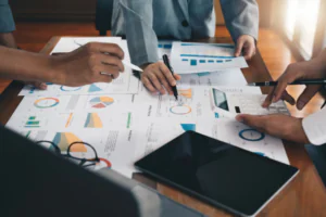 The Complete Data Analyst Handbook: From Job Description to Career Growth